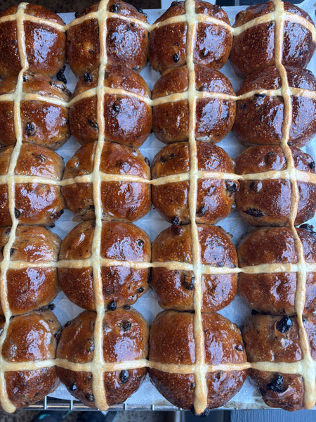 We soak our organic raisins and currants in organic orange juice to make sure every bite is bursting. Baked fresh daily, right here in the kitchen.